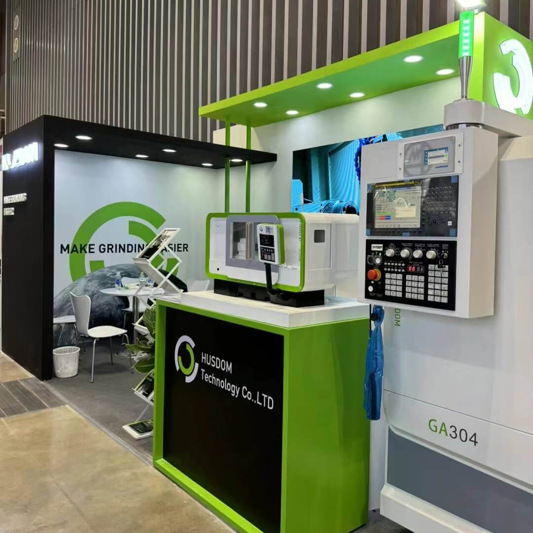 HUSDOM Brand High-Precision CNC Grinding Machine Shines at MTA Ho Chi Minh City Exhibition